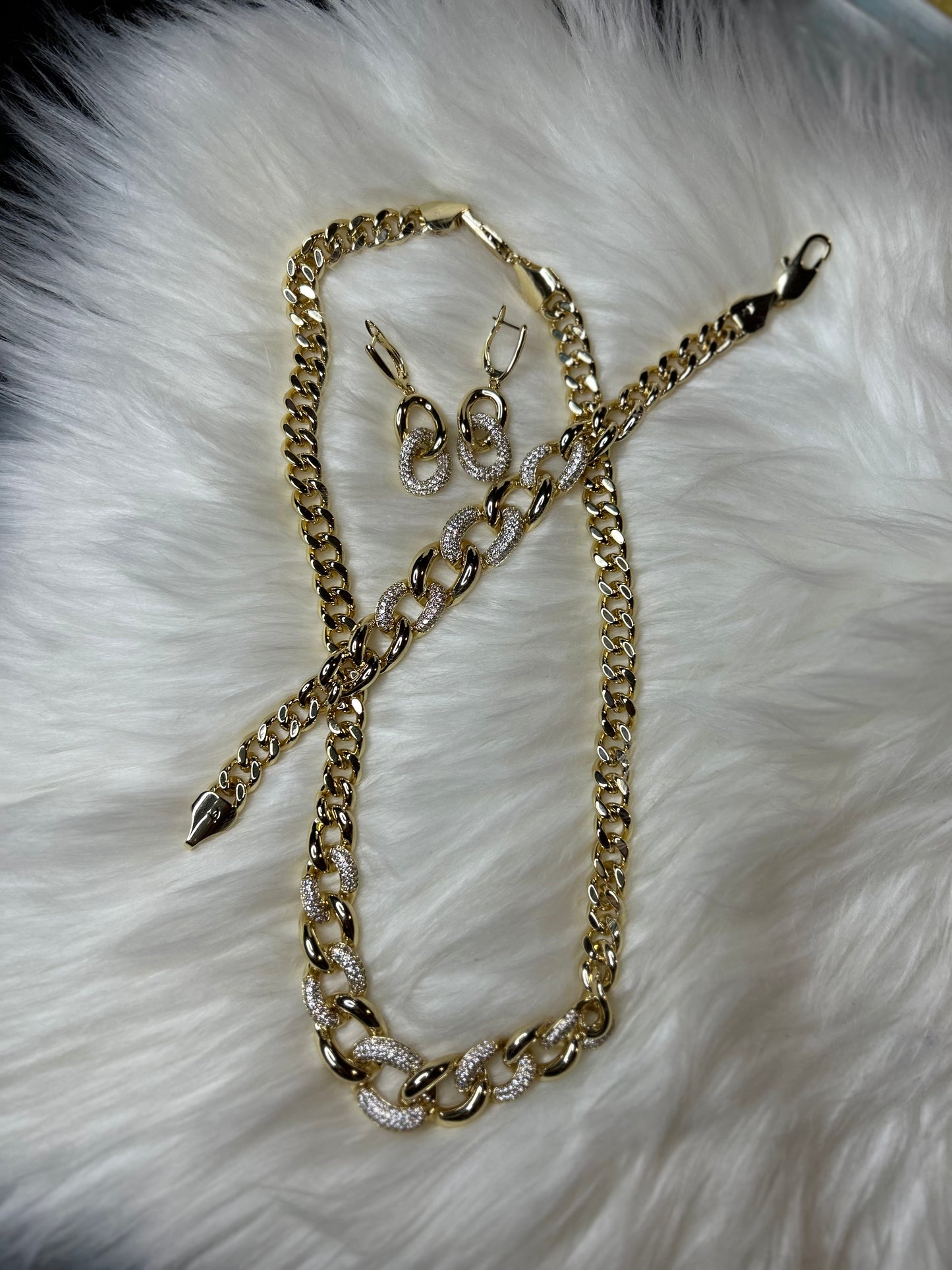 Chunky set (necklace, earrings and bracelet)