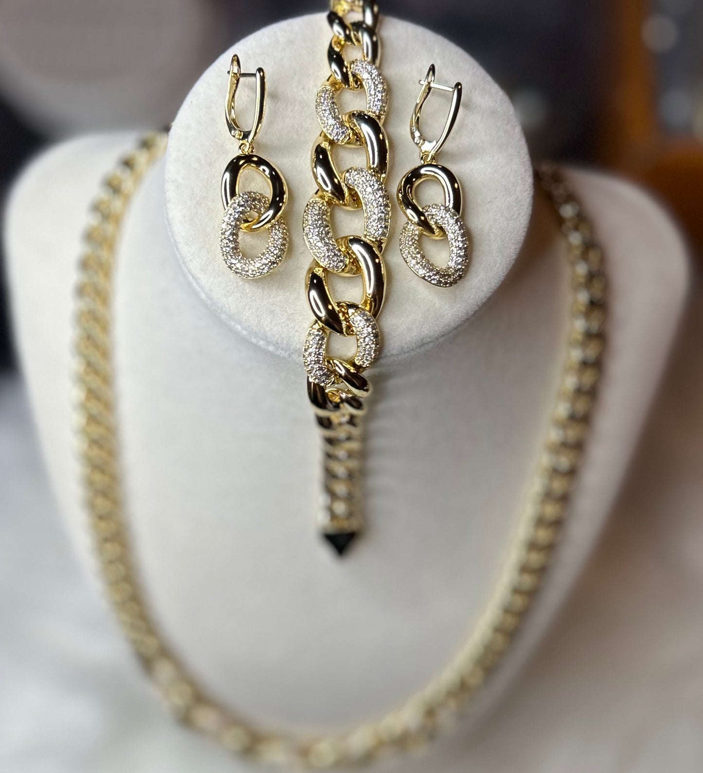 Chunky set (necklace, earrings and bracelet)