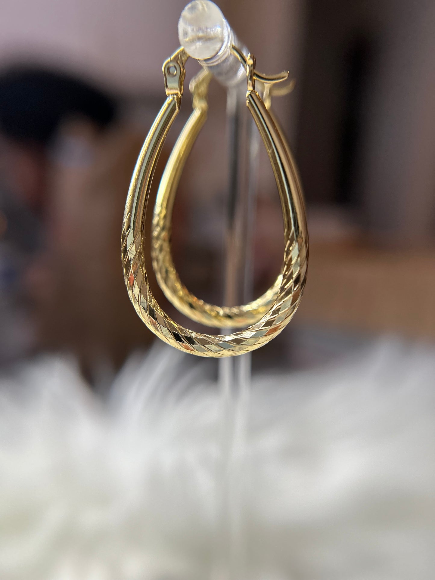 Oval hoop earrings