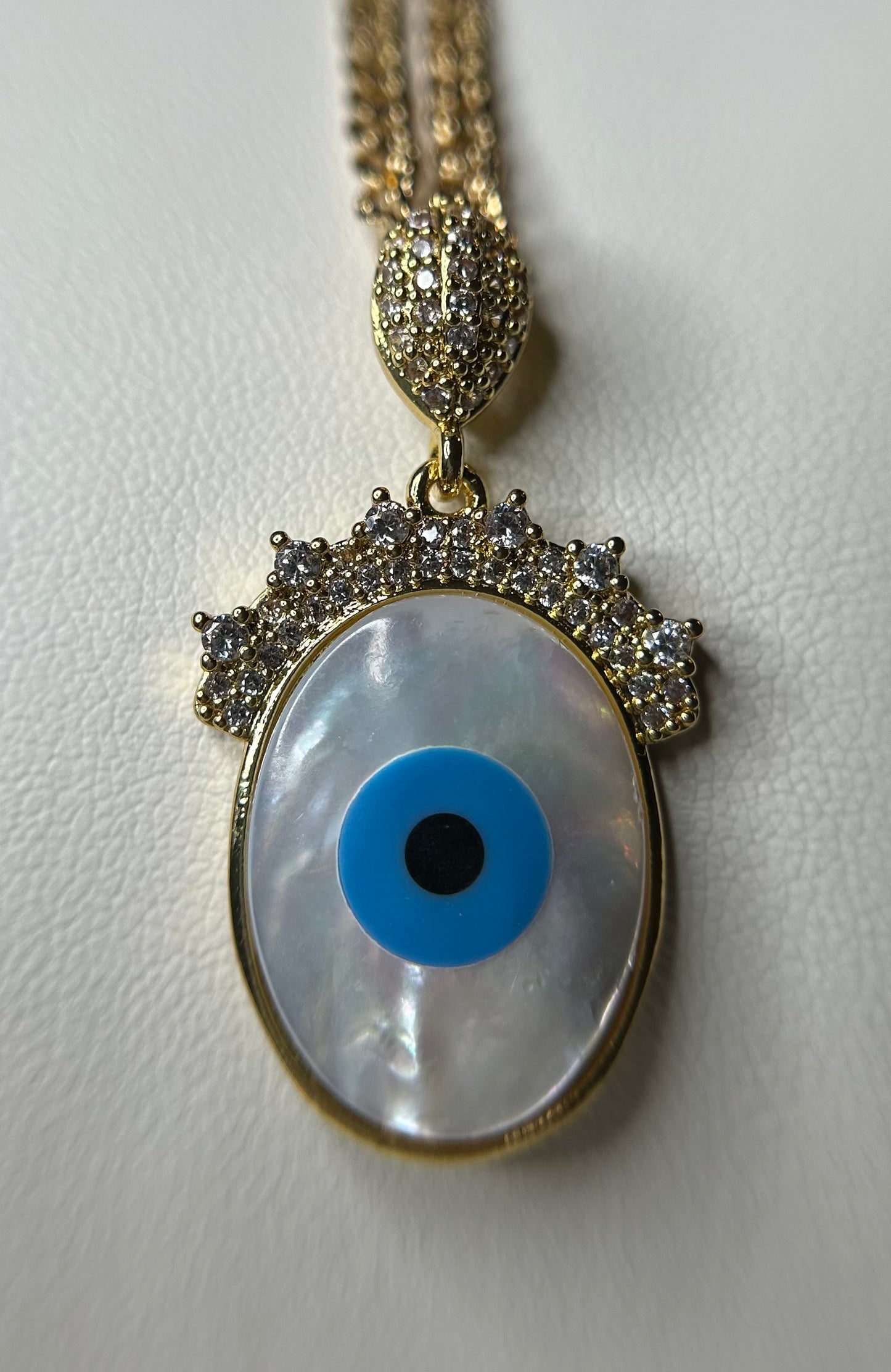 Eye pendant with necklace