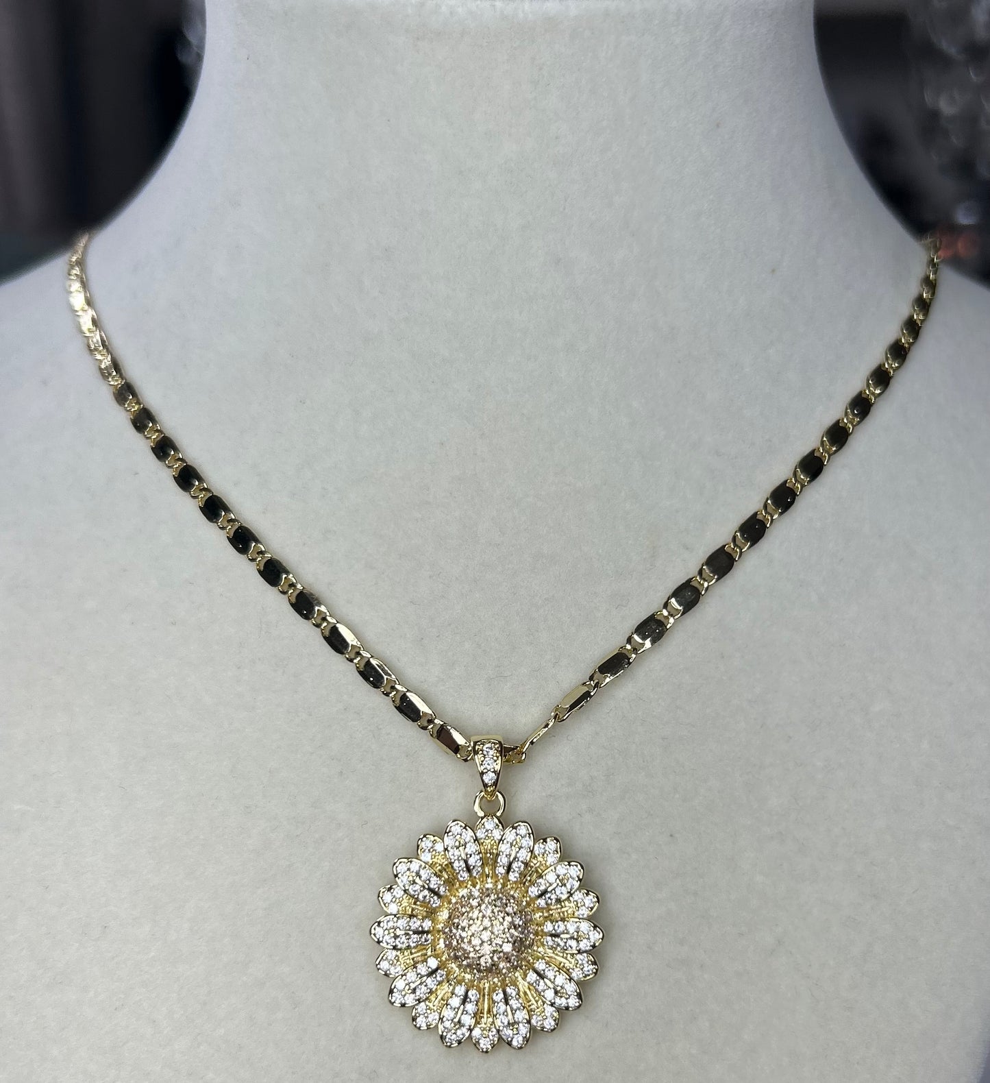 Sunflower pendant with necklace