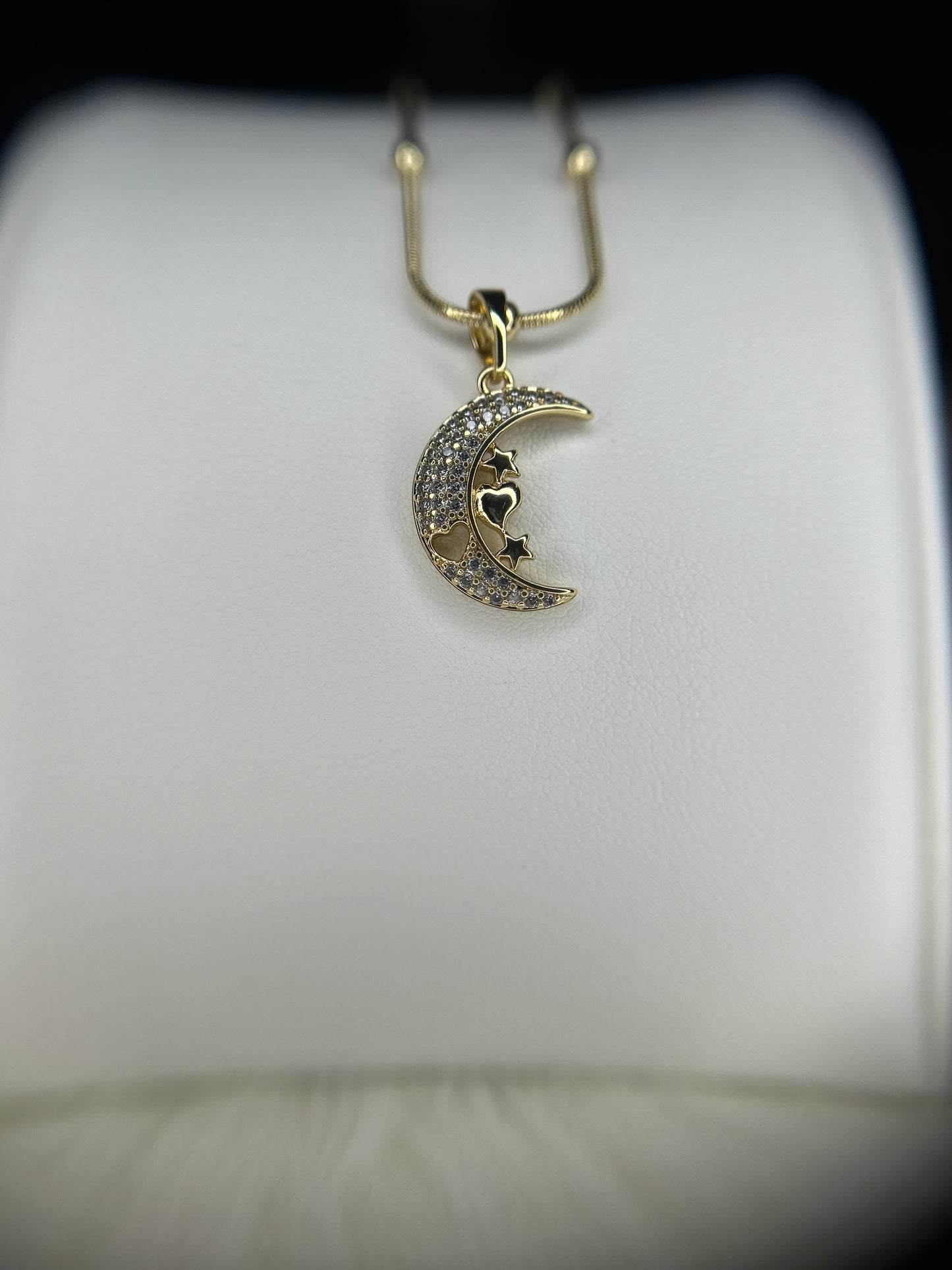 Thin necklace with moon pendant