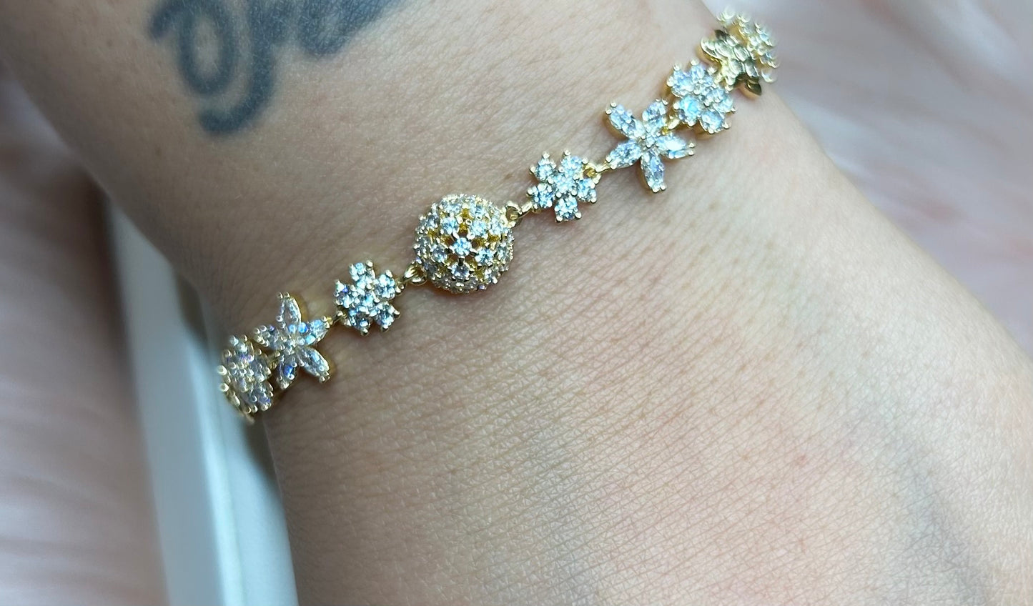 Flower bracelet