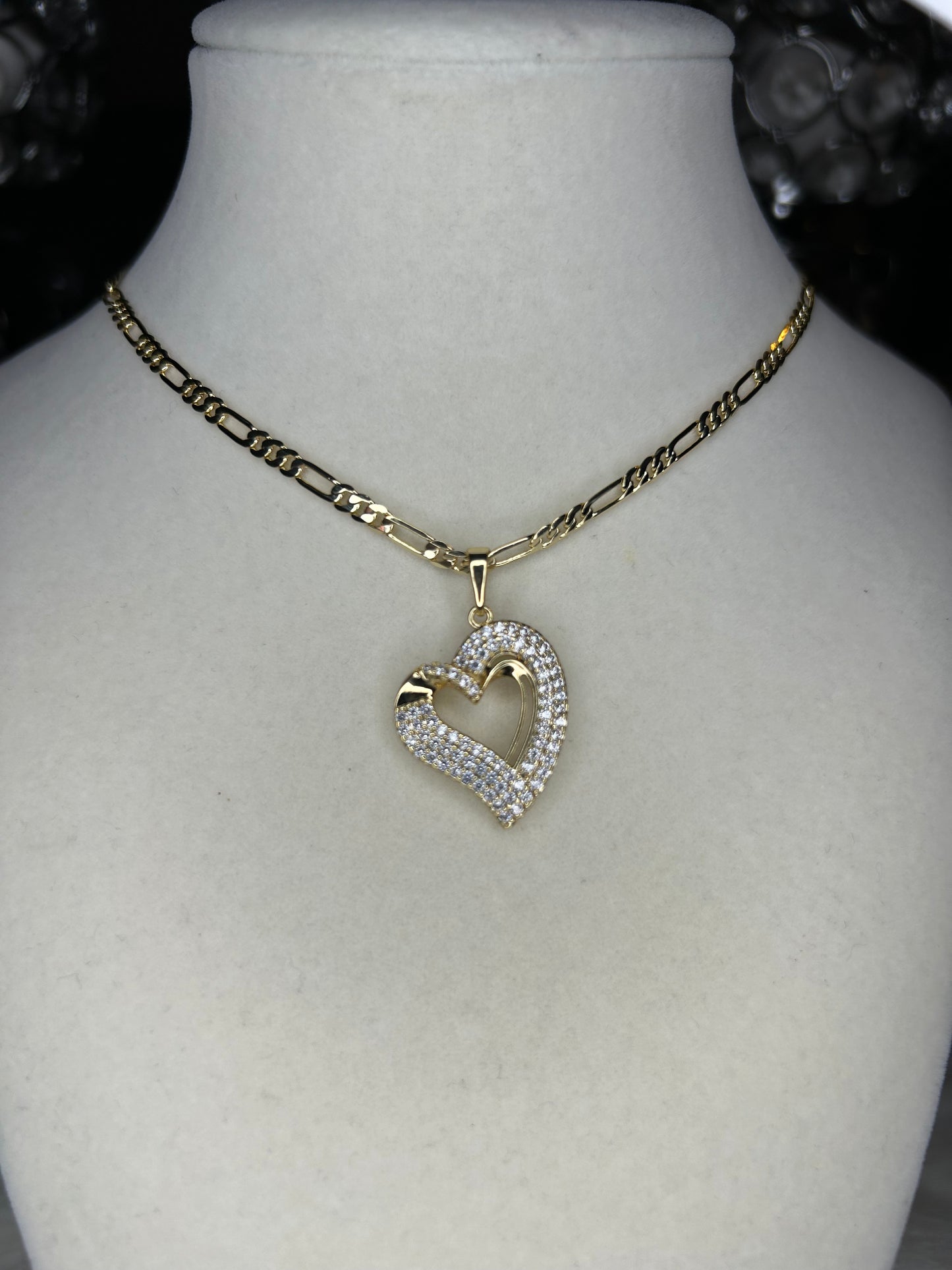 Figaro necklace with heart