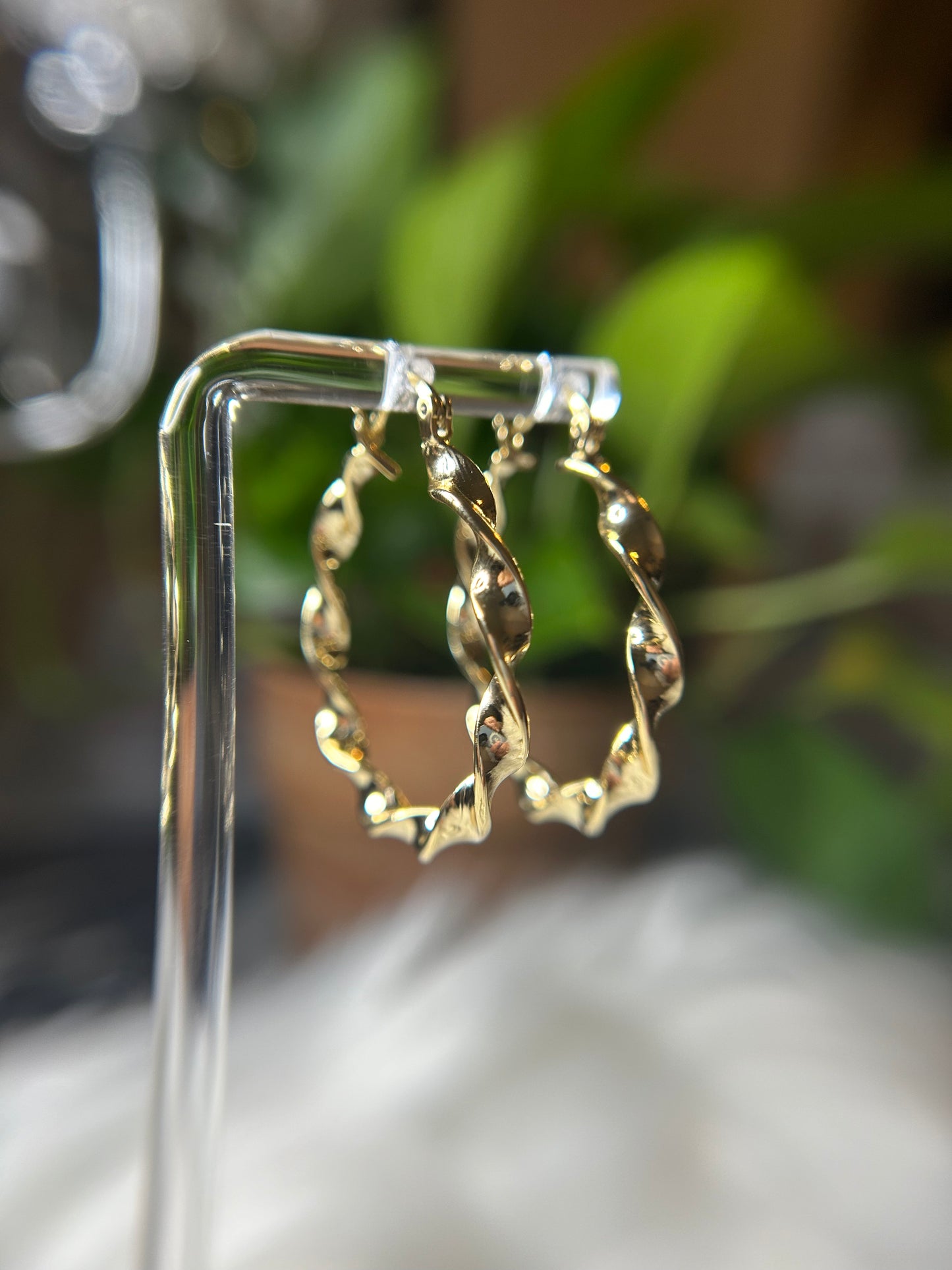 Twist hoops