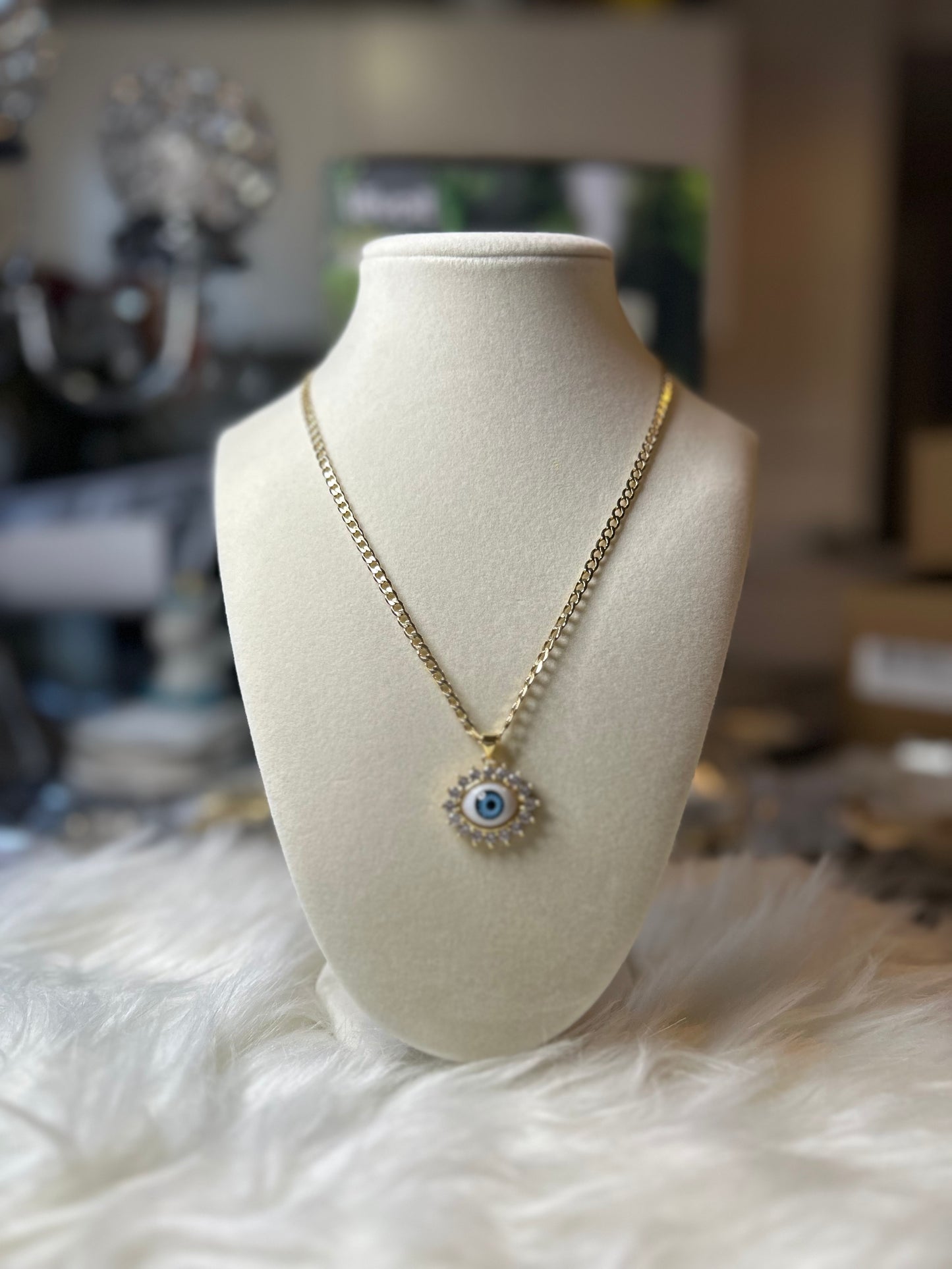 Blue eye necklace