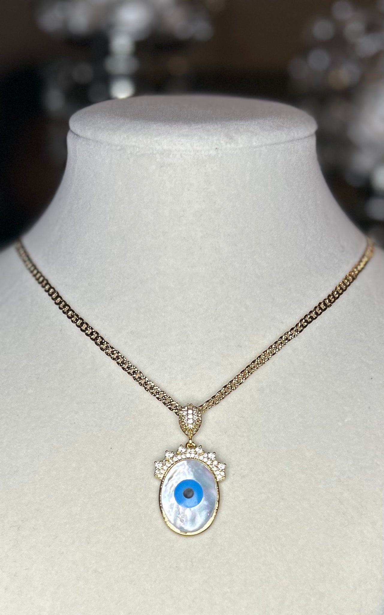 Eye pendant with necklace