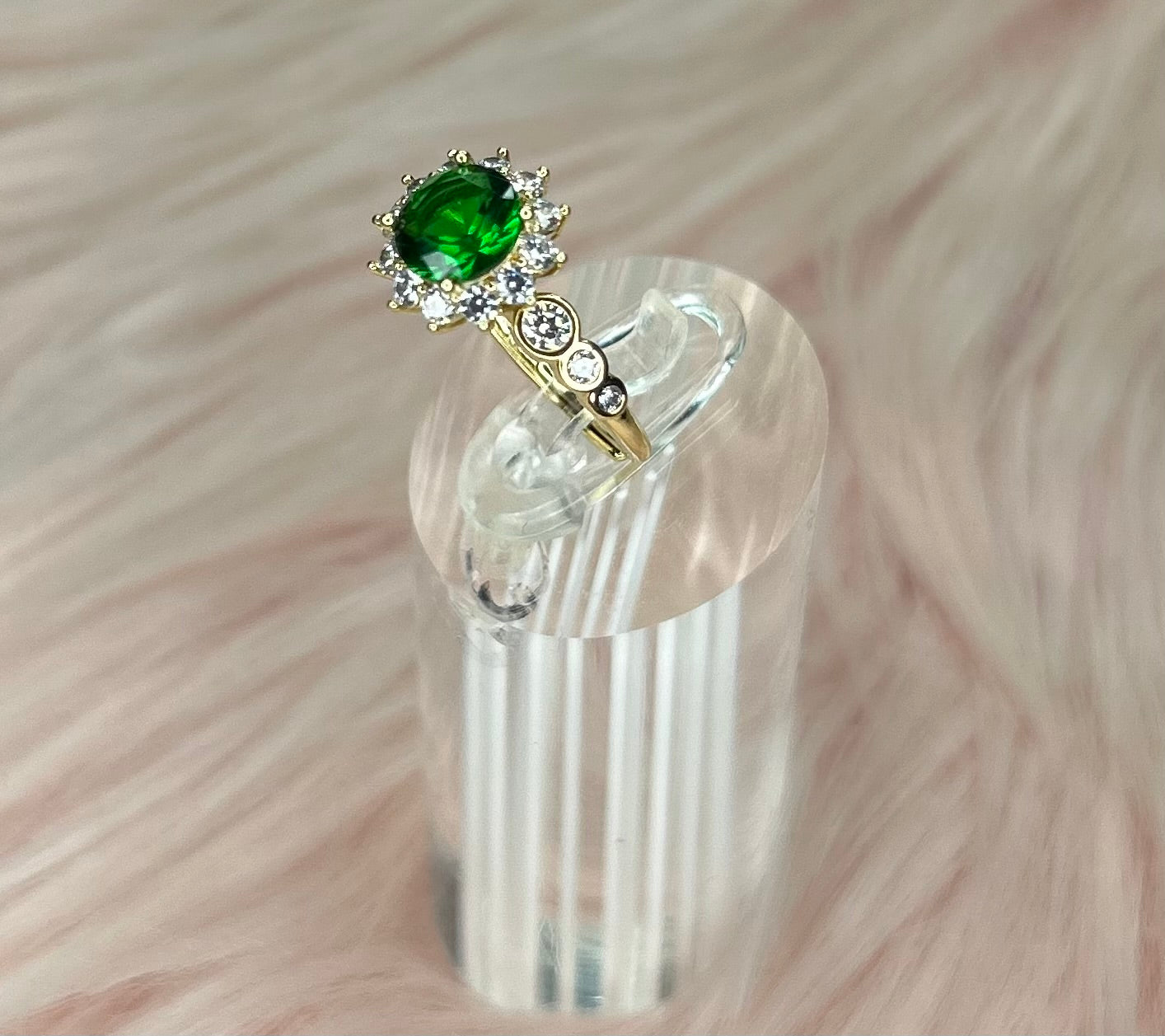 Green adjustable ring