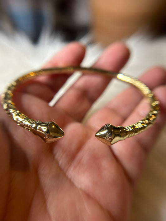 Thick bangle