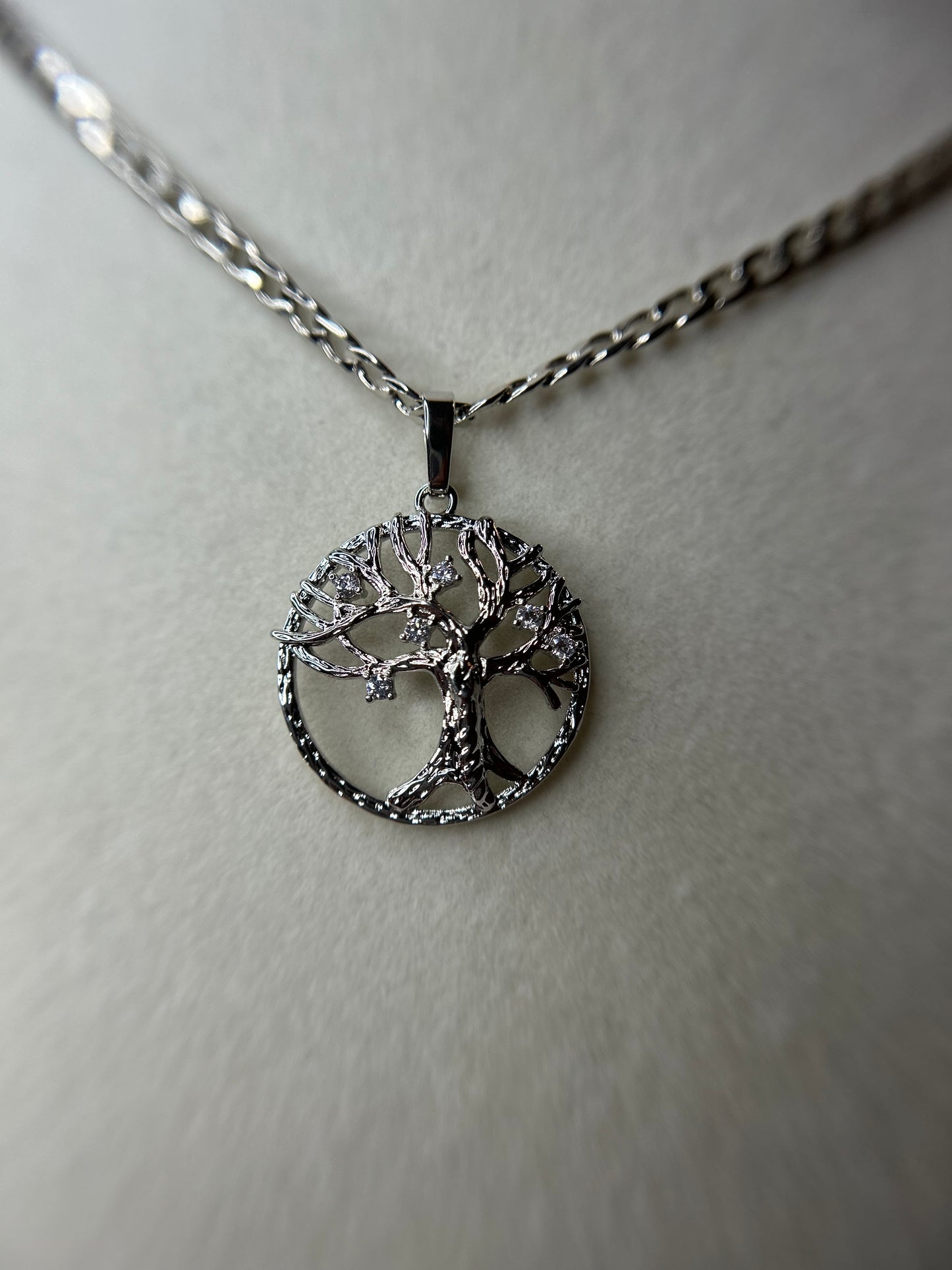 Tree of life necklace (white gold)