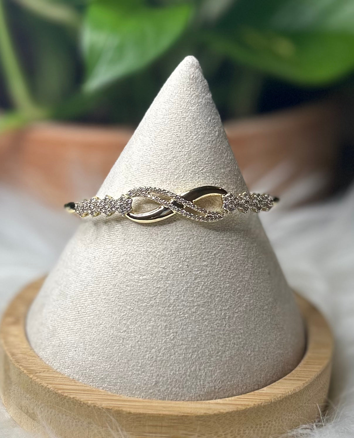 Infinity bangle