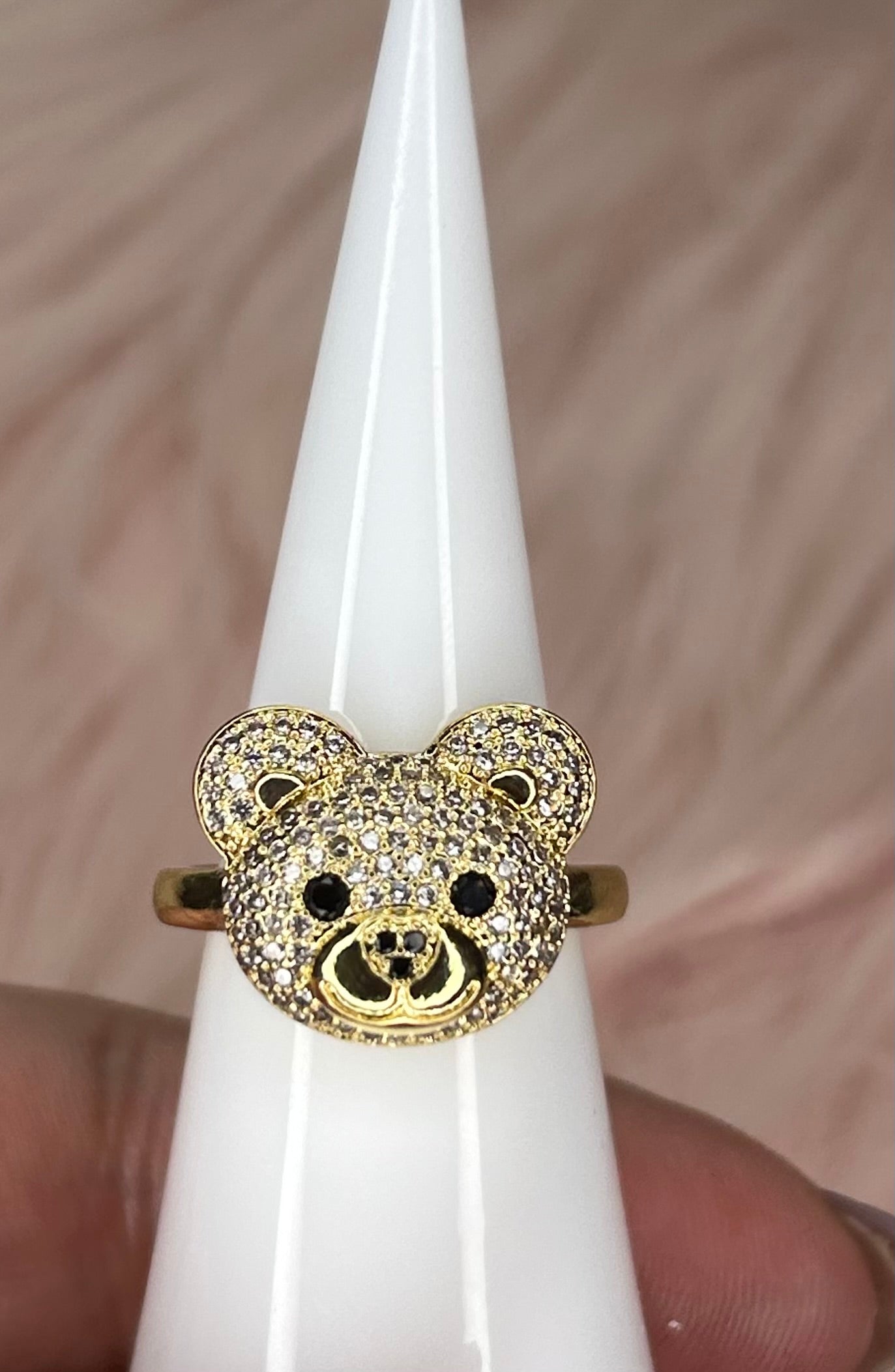 Adjustable bear ring