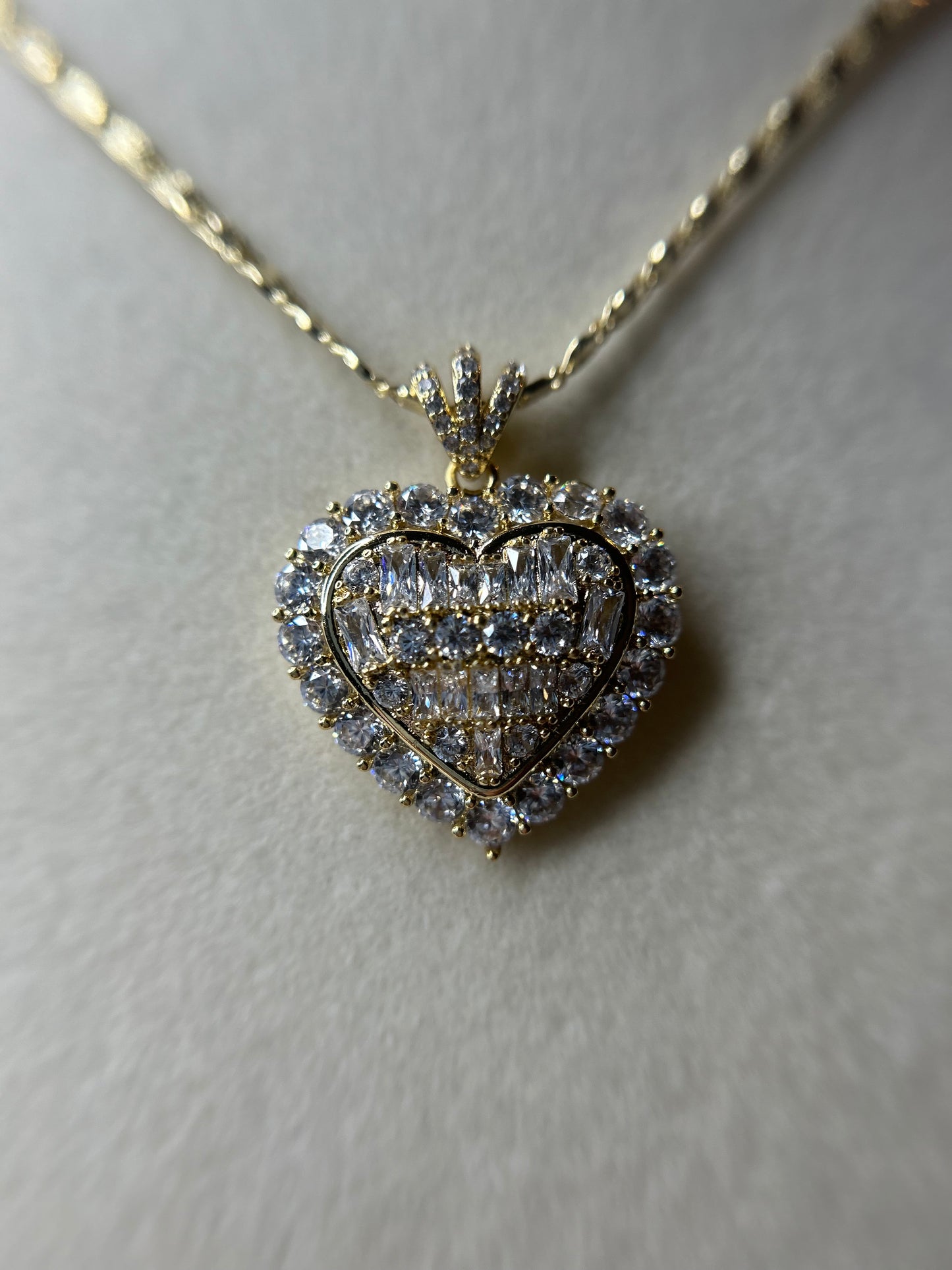 Sparkling heart necklace.