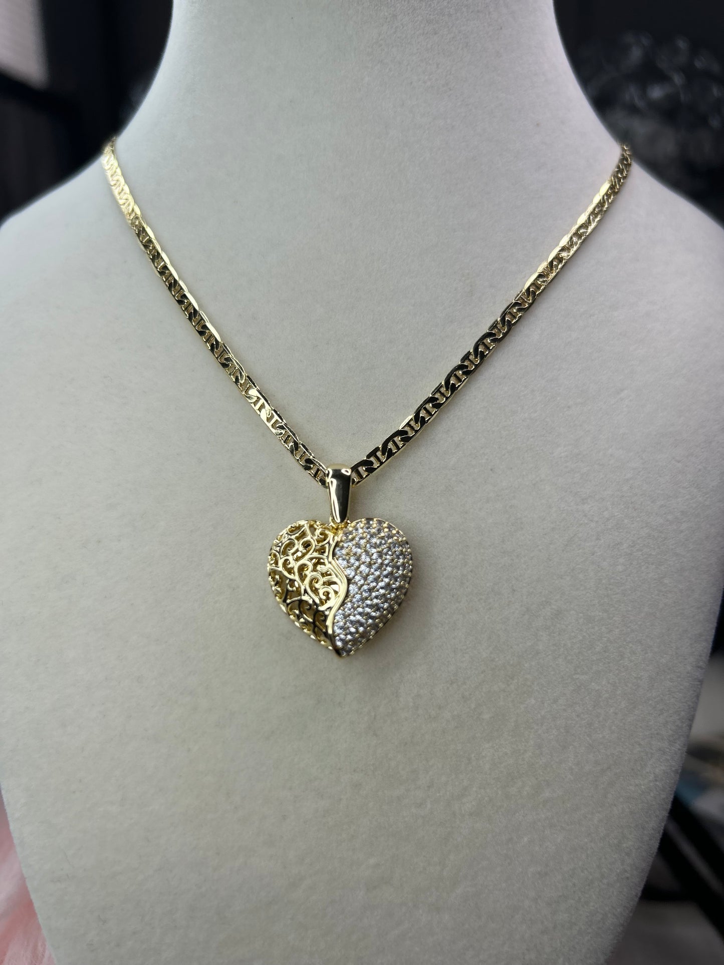 Heart pendant with necklace