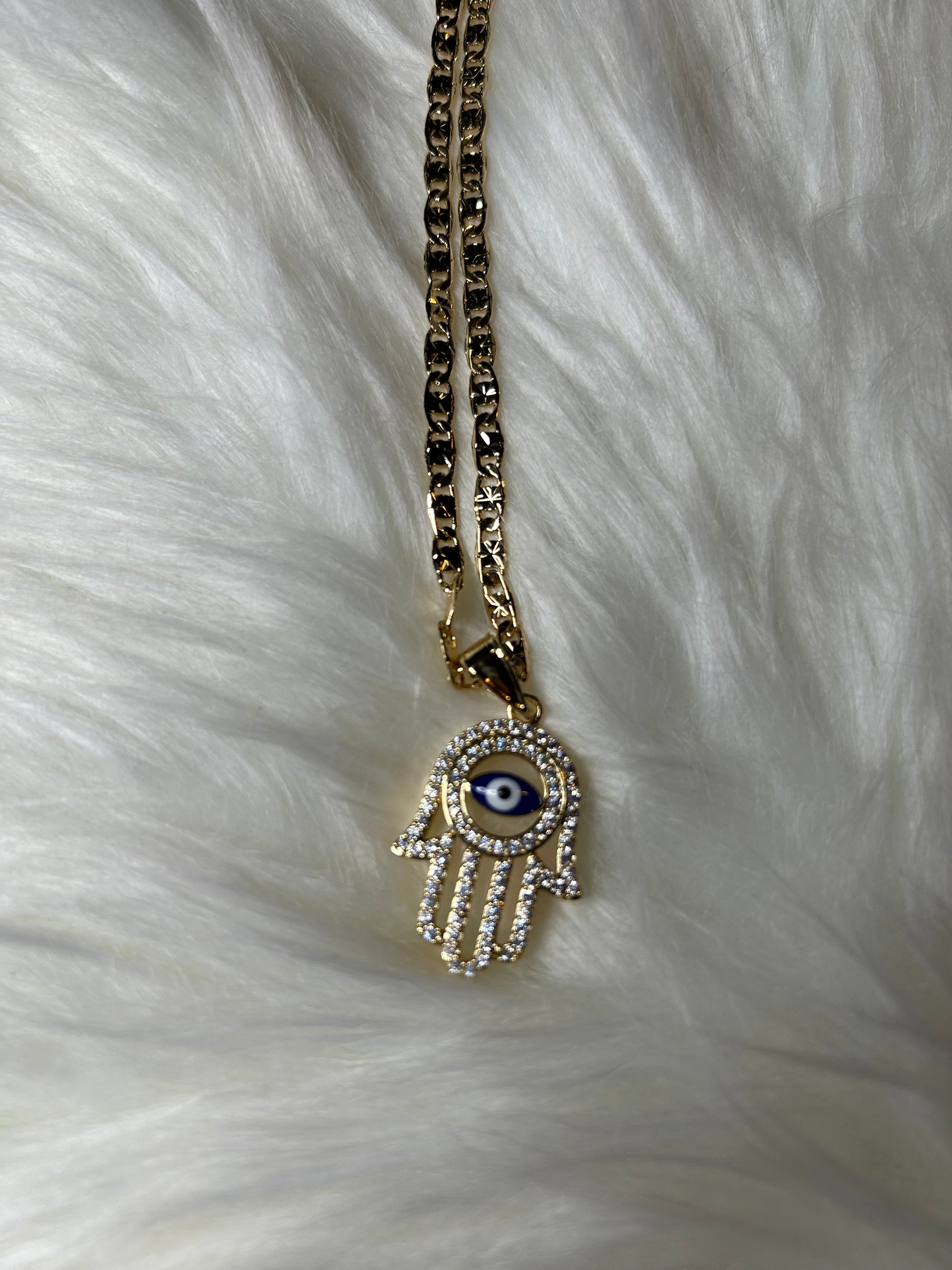 Hamsa with blue eye